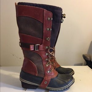 Like new, worn once tall, leather Sorel boots.